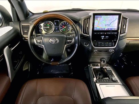 Used 2019 Toyota Land Cruiser AWD/4WD image 6