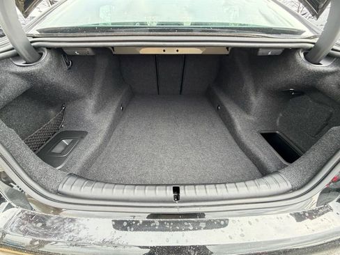 Used 2021 BMW M550i xDrive w/ Executive Package image 35