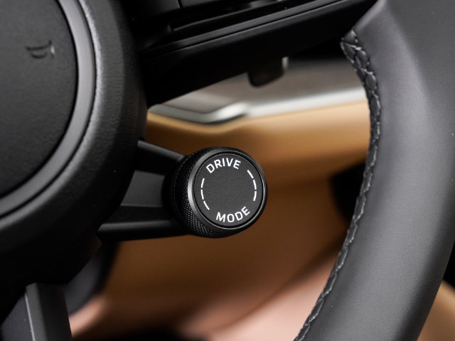 Certified 2026 Porsche Cayenne AWD/4WD image 16