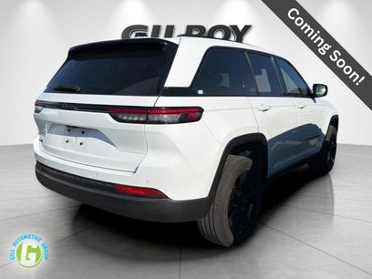 Used 2023 Jeep Grand Cherokee Laredo