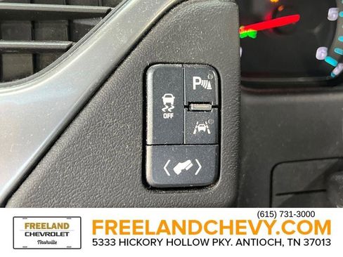 Used 2019 Chevrolet Suburban LT image 18