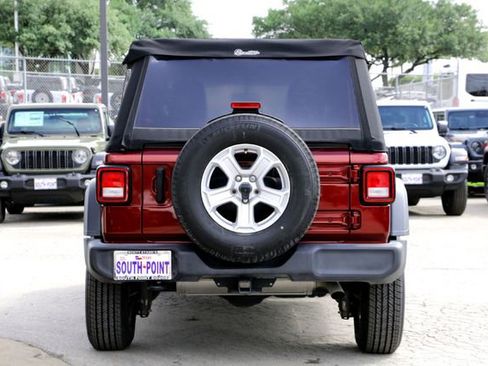Used 2022 Jeep Wrangler Unlimited Sport AWD/4WD image 6