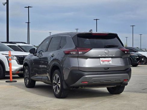 Certified 2023 Nissan Rogue SV FWD image 4
