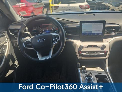 Used 2023 Ford Explorer XLT w/ Equipment Group 202A image 4