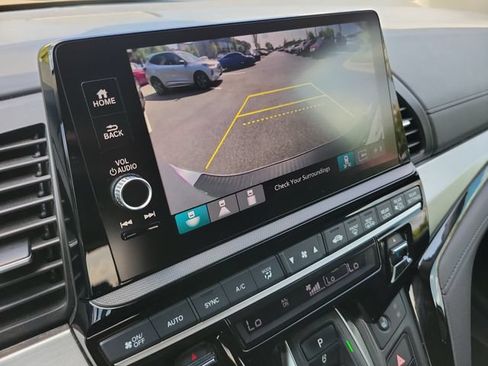 Certified 2025 Honda Odyssey Touring image 27