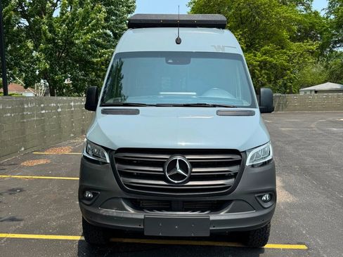 Used 2021 Mercedes-Benz Sprinter 2500 image 3