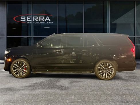 Used 2021 Cadillac Escalade ESV Sport Platinum image 2