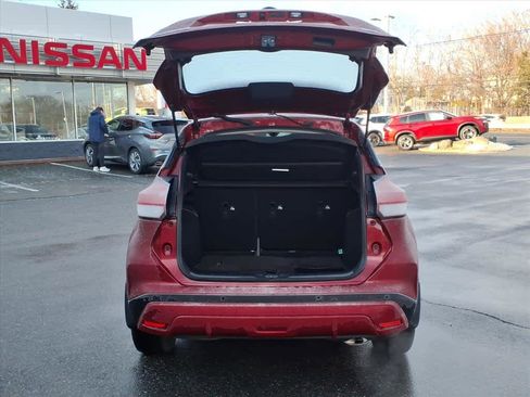 Used 2024 Nissan Kicks SR w/ SR Premium Package image 10