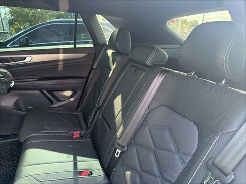 Certified 2025 Volkswagen Atlas Cross Sport SE FWD image 11