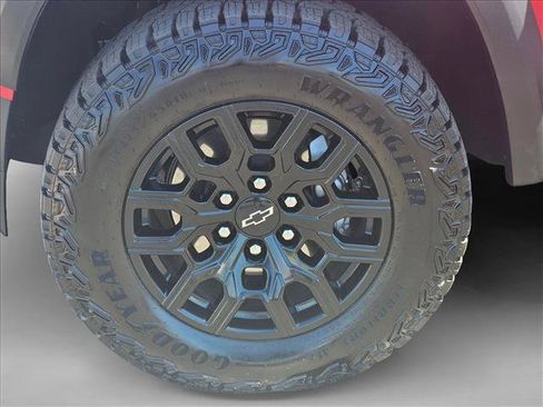 Used 2025 Chevrolet Colorado Trail Boss AWD/4WD image 24