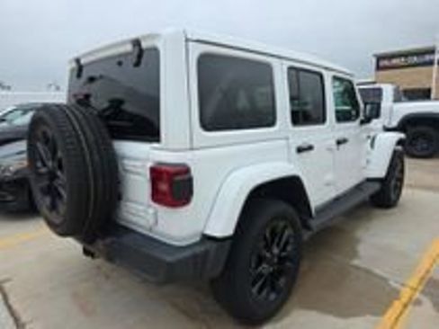Used 2023 Jeep Wrangler Unlimited Sahara w/ Cold Weather Group AWD/4WD image 14