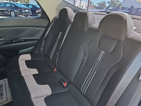 Used 2024 Hyundai Elantra Blue FWD image 14