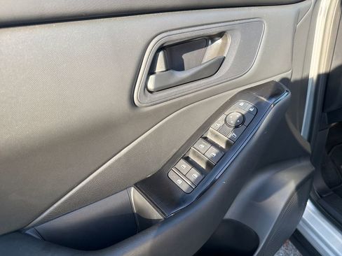 Certified 2025 Nissan Rogue S image 14