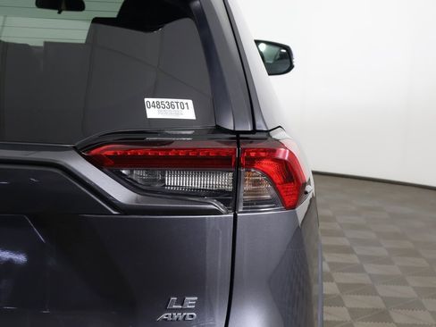 Used 2019 Toyota RAV4 LE image 14