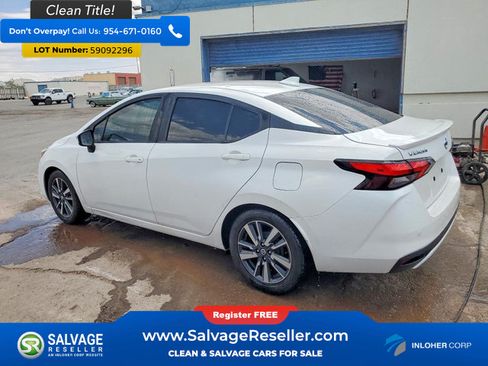 Used 2021 Nissan Versa SV FWD image 3