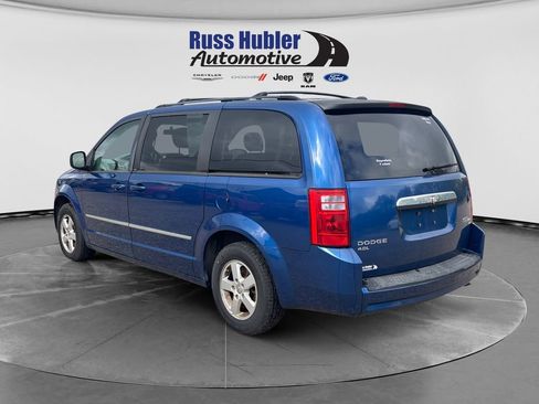 Used 2010 Dodge Grand Caravan SXT FWD image 3
