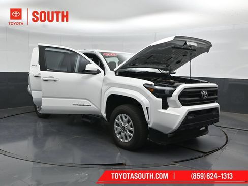 Used 2024 Toyota Tacoma SR5 AWD/4WD image 53
