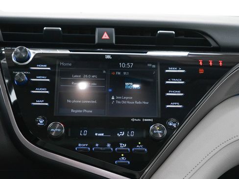 Used 2020 Toyota Camry XSE w/ Blackout Package FWD image 16
