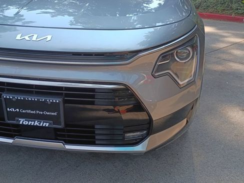 Certified 2025 Kia Niro EX Touring FWD image 10