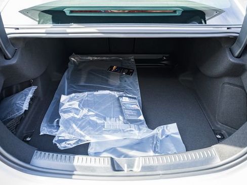 New 2026 Mercedes-Benz E 450 4MATIC Sedan image 10