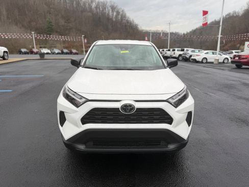 New 2025 Toyota RAV4 LE image 4