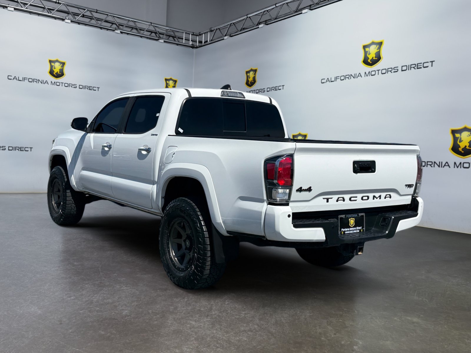 Used 2020 Toyota Tacoma Limited AWD/4WD image 3