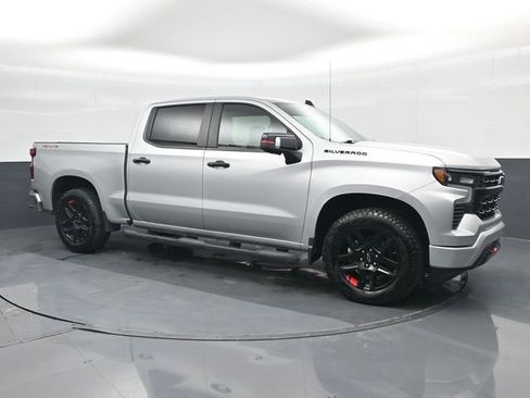 Used 2022 Chevrolet Silverado 1500 RST w/ Redline Edition AWD/4WD image 6