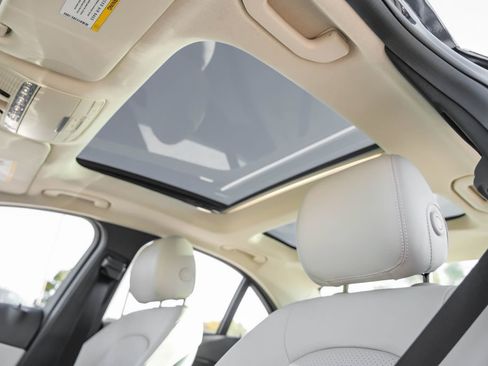 Used 2018 Mercedes-Benz C 300 Sedan image 21