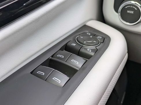 Used 2025 Chevrolet Tahoe Premier AWD/4WD image 26