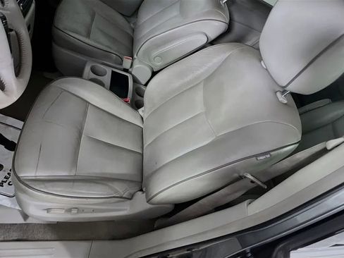 Used 2015 Nissan Quest SL w/ Bose Package FWD image 20