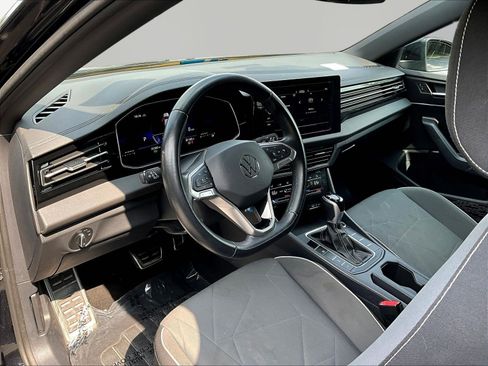 Used 2025 Volkswagen Jetta Sport FWD image 16