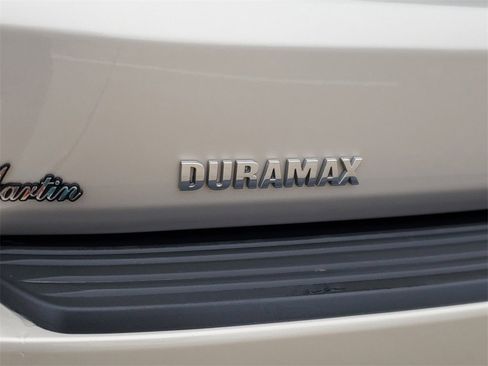 Used 2024 Chevrolet Suburban High Country w/ Premium Package image 5