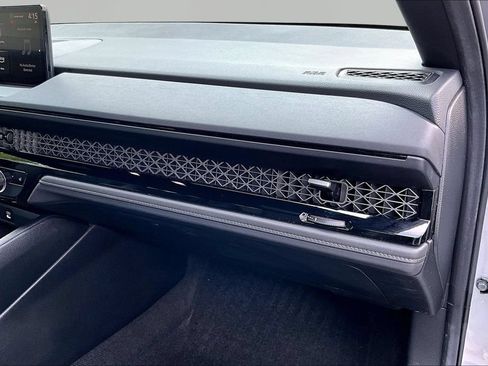 Used 2025 Honda Accord Sport image 19