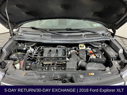 Used 2018 Ford Explorer XLT image 34