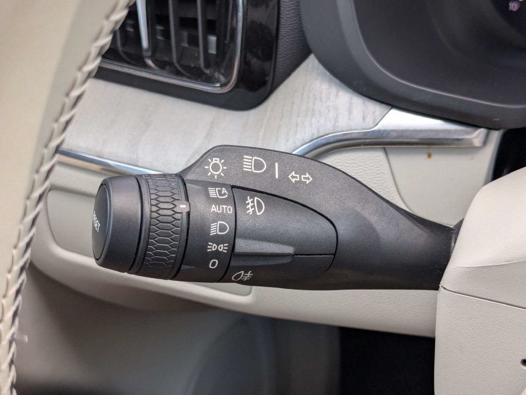 Used 2024 Volvo XC60 B5 Plus w/ Protection Package Premier AWD/4WD image 36