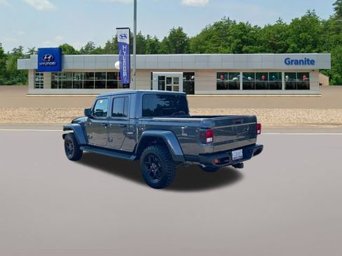 Used 2025 Jeep Gladiator Sport AWD/4WD image 9