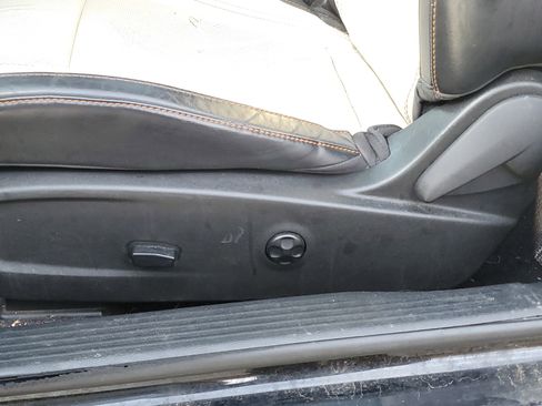 Used 2015 Dodge Challenger SXT Plus image 26