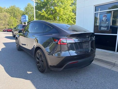 Used 2025 Tesla Model Y Long Range RWD image 7