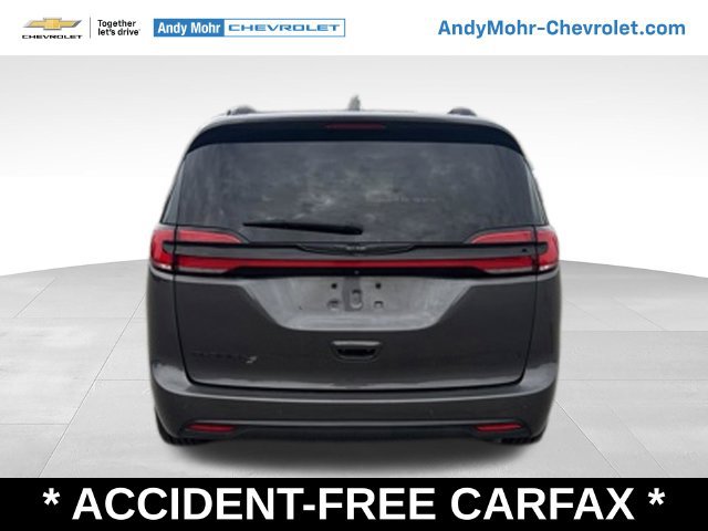 Used 2021 Chrysler Pacifica Touring-L w/ Premium & Safety Sphere Group FWD image 4