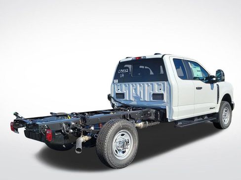 New 2026 Ford F350 XL w/ XL Chrome Package image 7