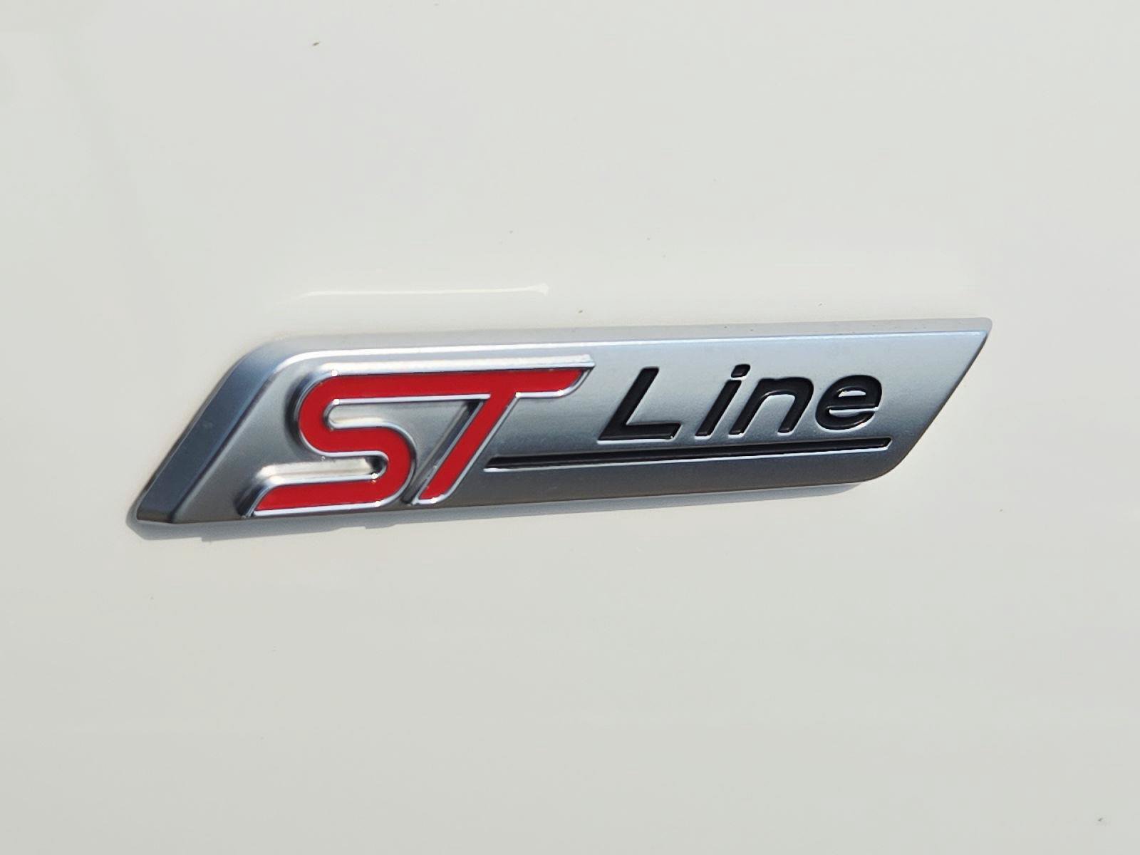 Certified 2023 Ford Escape ST-Line Select AWD/4WD image 9