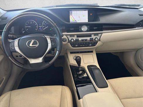 Used 2014 Lexus ES 350 w/ Luxury Package FWD image 11
