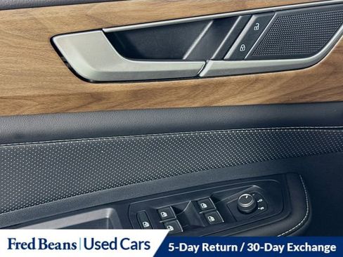 Used 2025 Volkswagen Atlas SE image 18