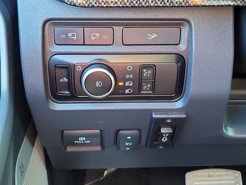 Used 2024 Ford F250 Lariat w/ Lariat Ultimate Package image 18