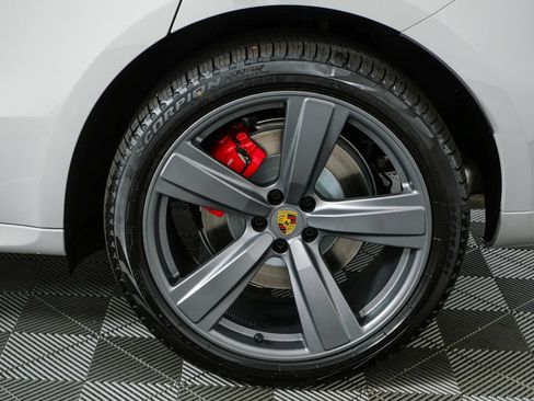 New 2026 Porsche Macan GTS AWD/4WD image 39