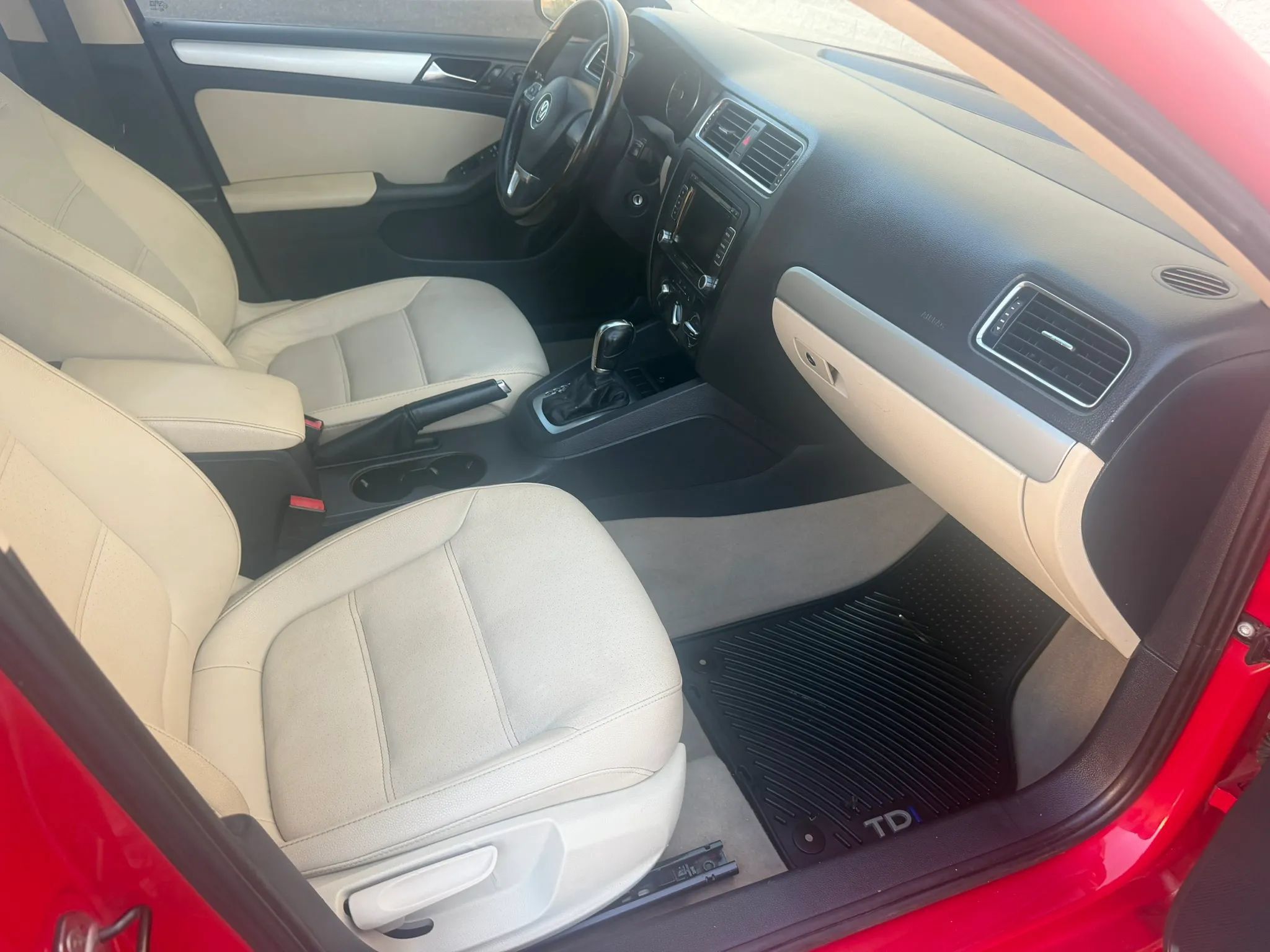 Used 2012 Volkswagen Jetta TDI FWD image 11