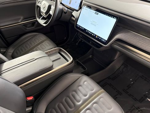 Used 2026 Rivian R1S Adventure Dual AWD/4WD image 15