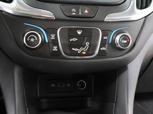 Used 2023 Chevrolet Equinox LT image 9