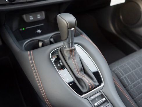Used 2025 Honda HR-V Sport image 18