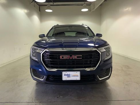 Certified 2023 GMC Terrain SLE w/ Driver Convenience Package image 2